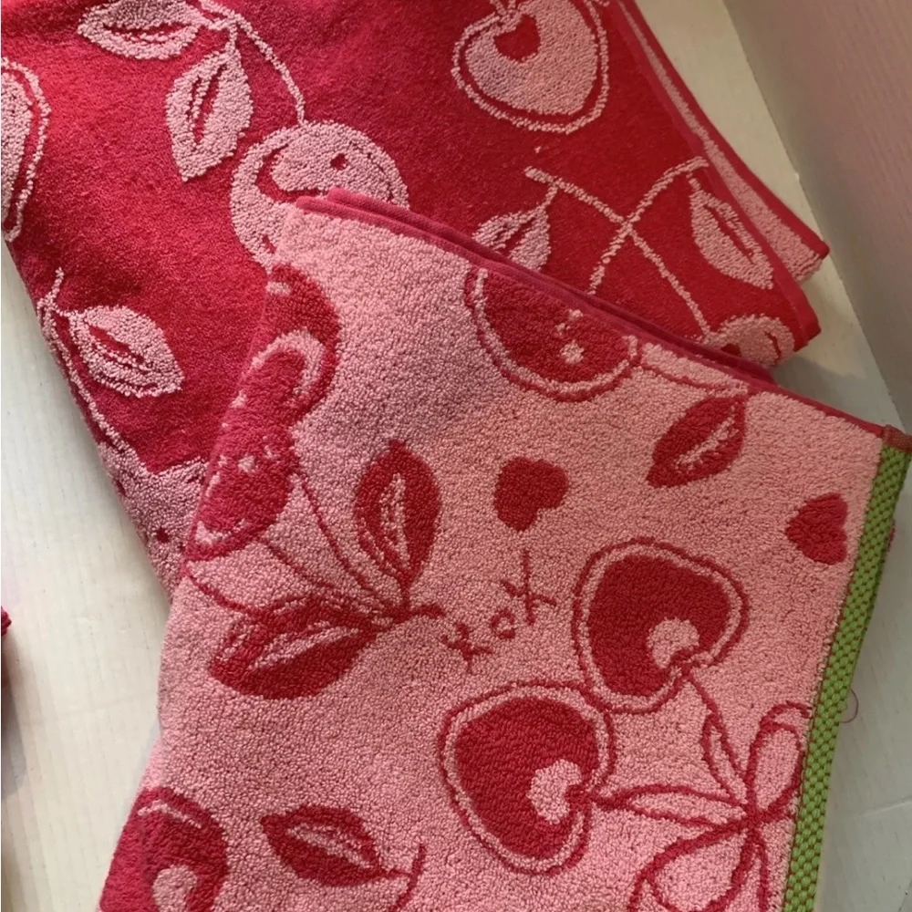 Betsey Johnson XOXO Cherries And Bows Pink 7pc Cherry Hand Bath Towel Set New